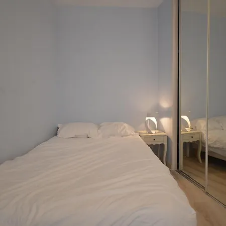 شقة Small Yet Convenient One-bedroom Flat *
