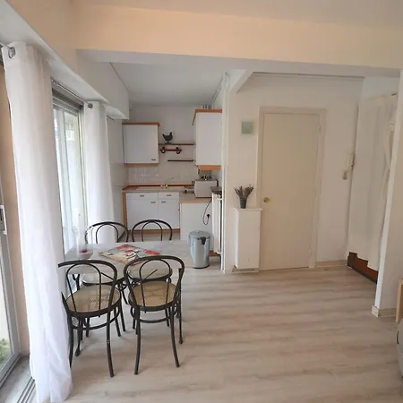 شقة Small Yet Convenient One-bedroom Flat